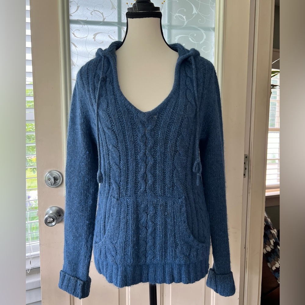 Lilu size large hooded pullover sweater. Nylon, Angora rabbit hair, and wool.